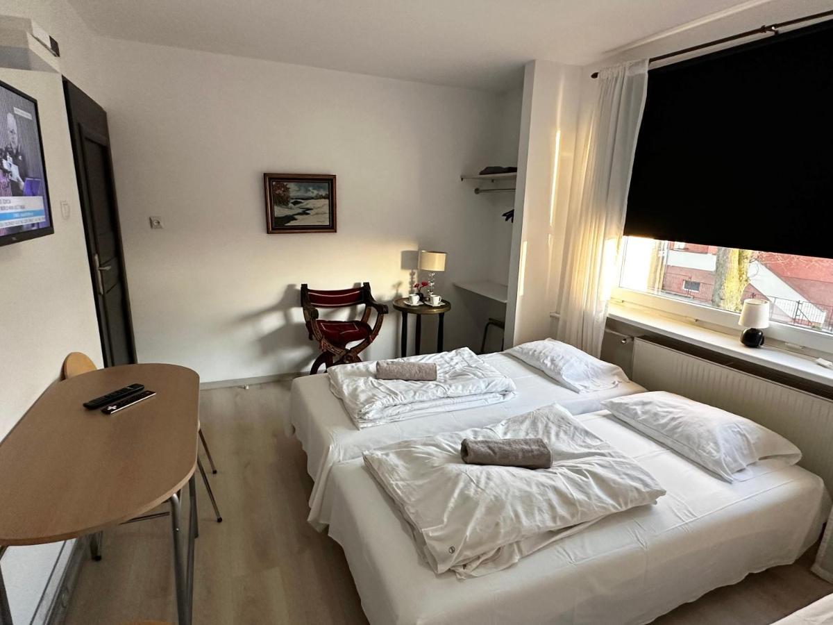 Pensjonat Jagoda B&B 미엥지즈드로예 외부 사진